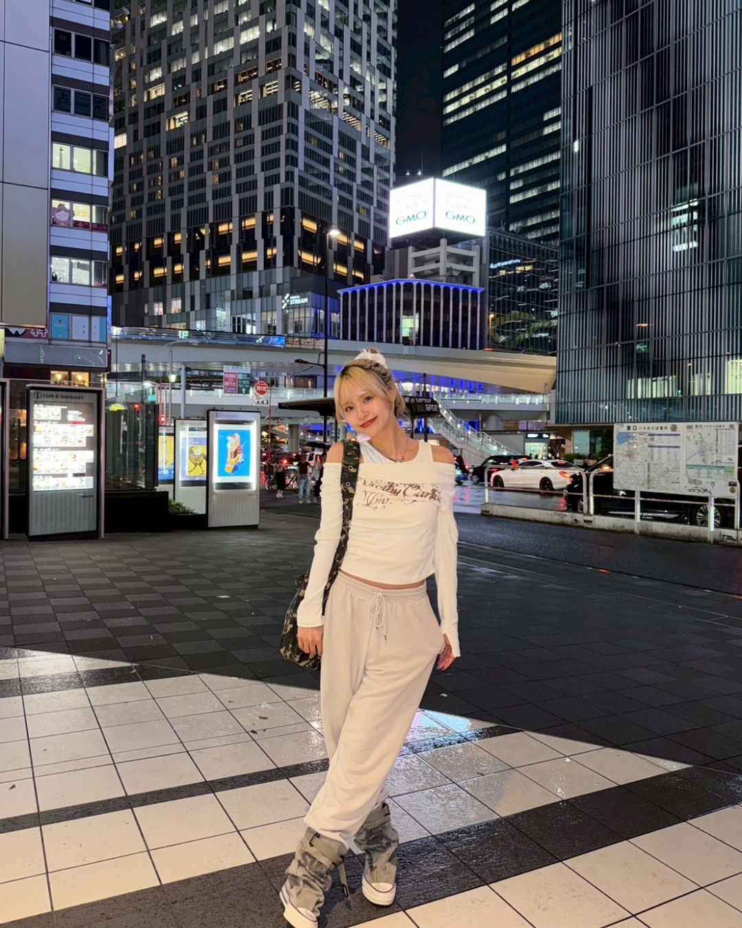 レトロプリントワンショルダーTシャツ