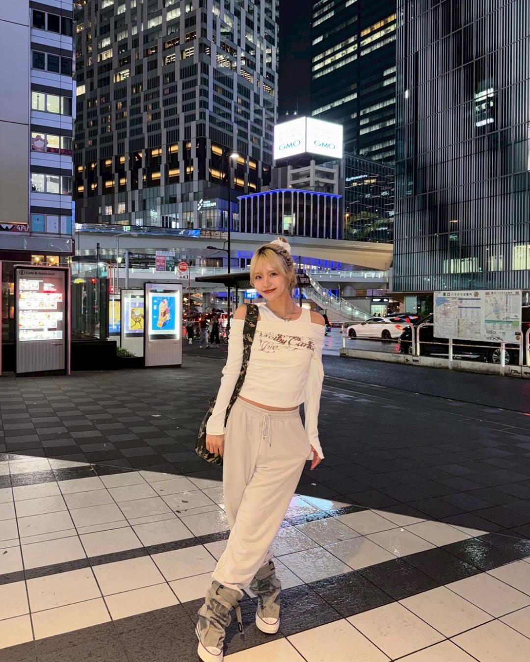 レトロプリントワンショルダーTシャツ