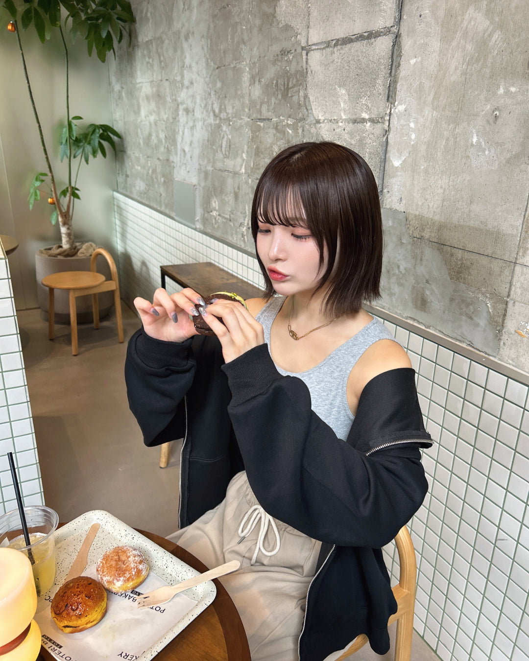 ルーズシルエットジップアップパーカー