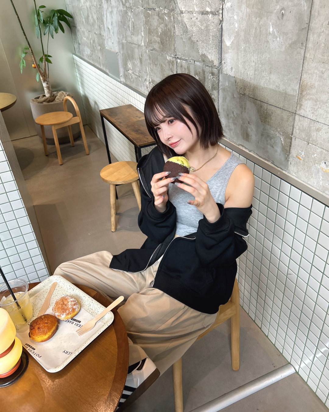 ルーズシルエットジップアップパーカー